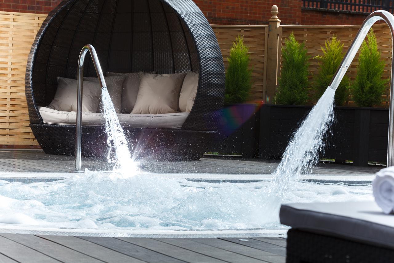Champneys Forest Mere Liphook Buitenkant foto